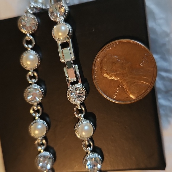 NEW! Avon Pearly Sparkly Bracelet - NIB - Picture 10 of 12